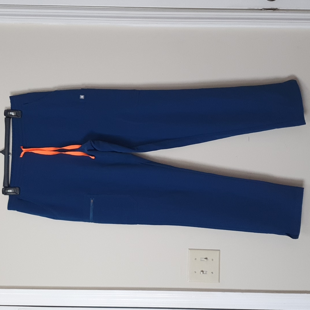 Figs Yola  orange cord